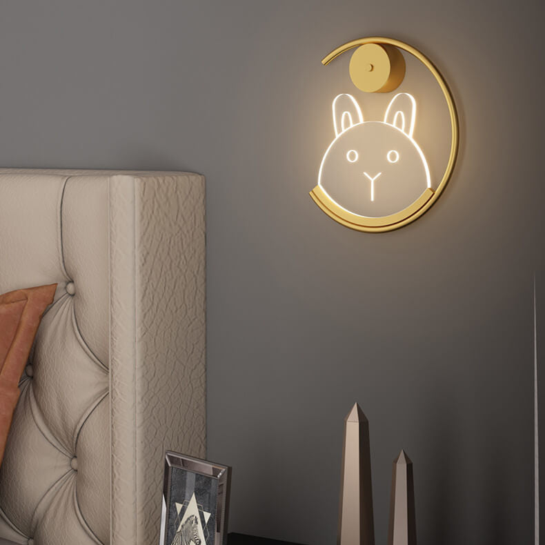 مصباح حائط LED إبداعي على شكل دب أكريليك ذهبي على شكل حرف C