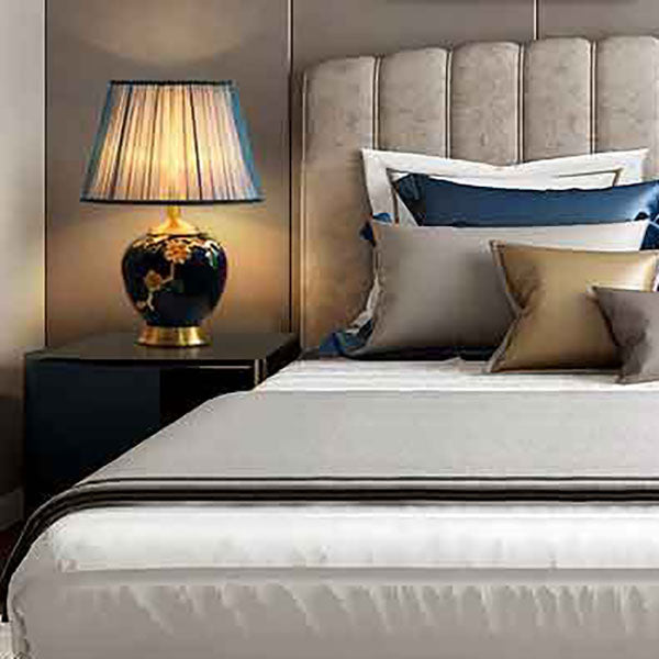 Traditional Chinese Ceramic Enamel Fabric 1-Light Table Lamp For Living Room