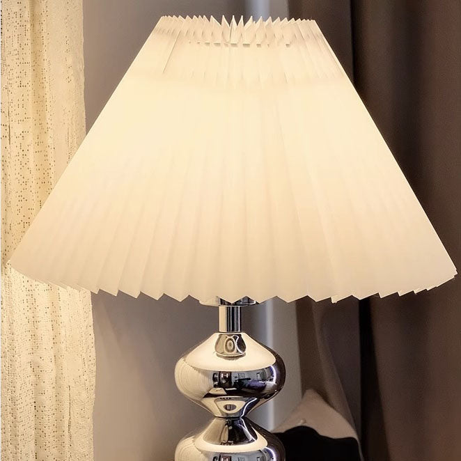 Modern Light Luxury Simple Wrought Iron Pleats 1-Light Table Lamp