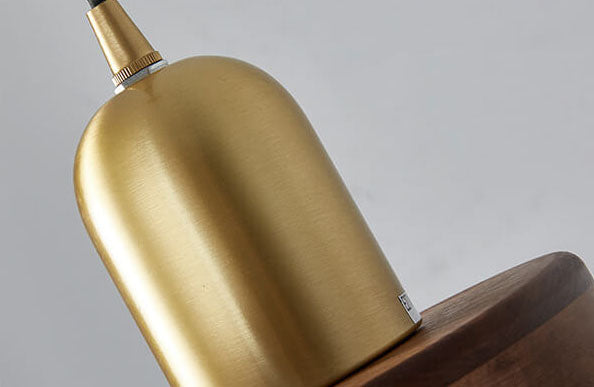 مصباح LED معلق على شكل أسطوانة من خشب الجوز العتيق مع سطح نحاسي