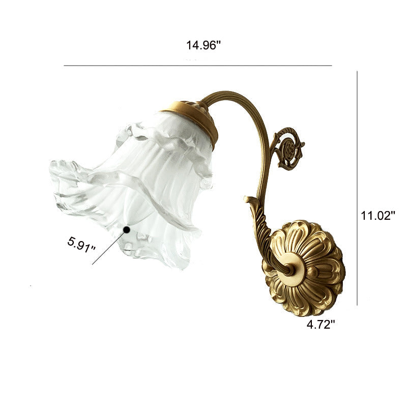 مصباح حائط فرنسي عتيق من النحاس والزجاج على شكل زهرة، مزود بضوء واحد