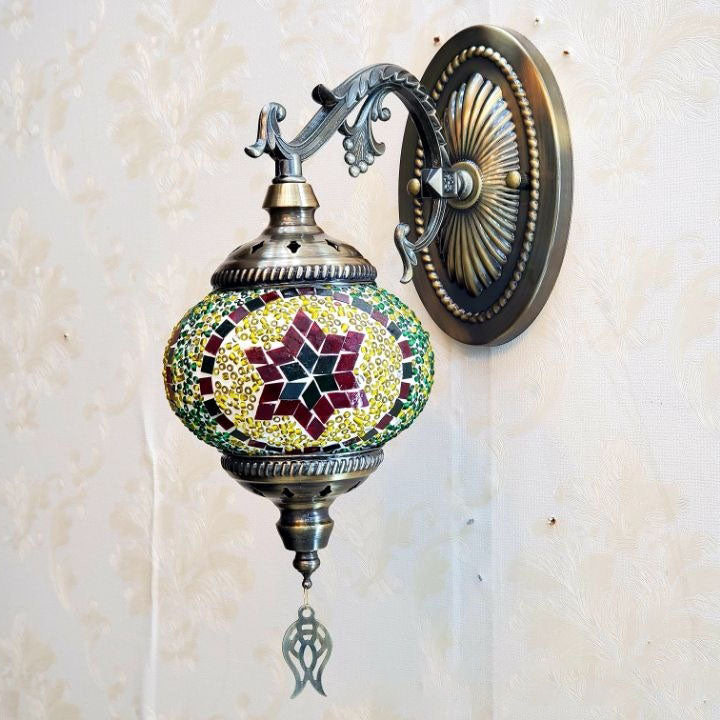 مصباح حائط أوروبي عتيق من الزجاج المتشقق ذو ضوء واحد