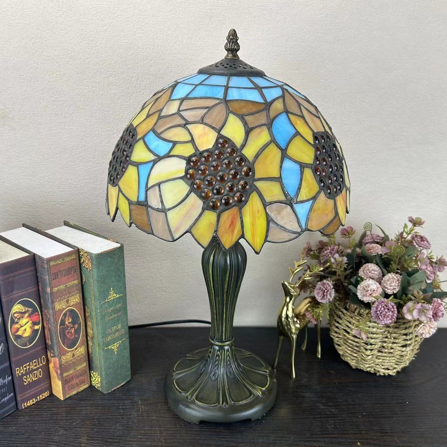 Traditional Tiffany Metal Glass Dome Grape Flower Dragonfly Butterfly 1-Light Table Lamp For Bedside