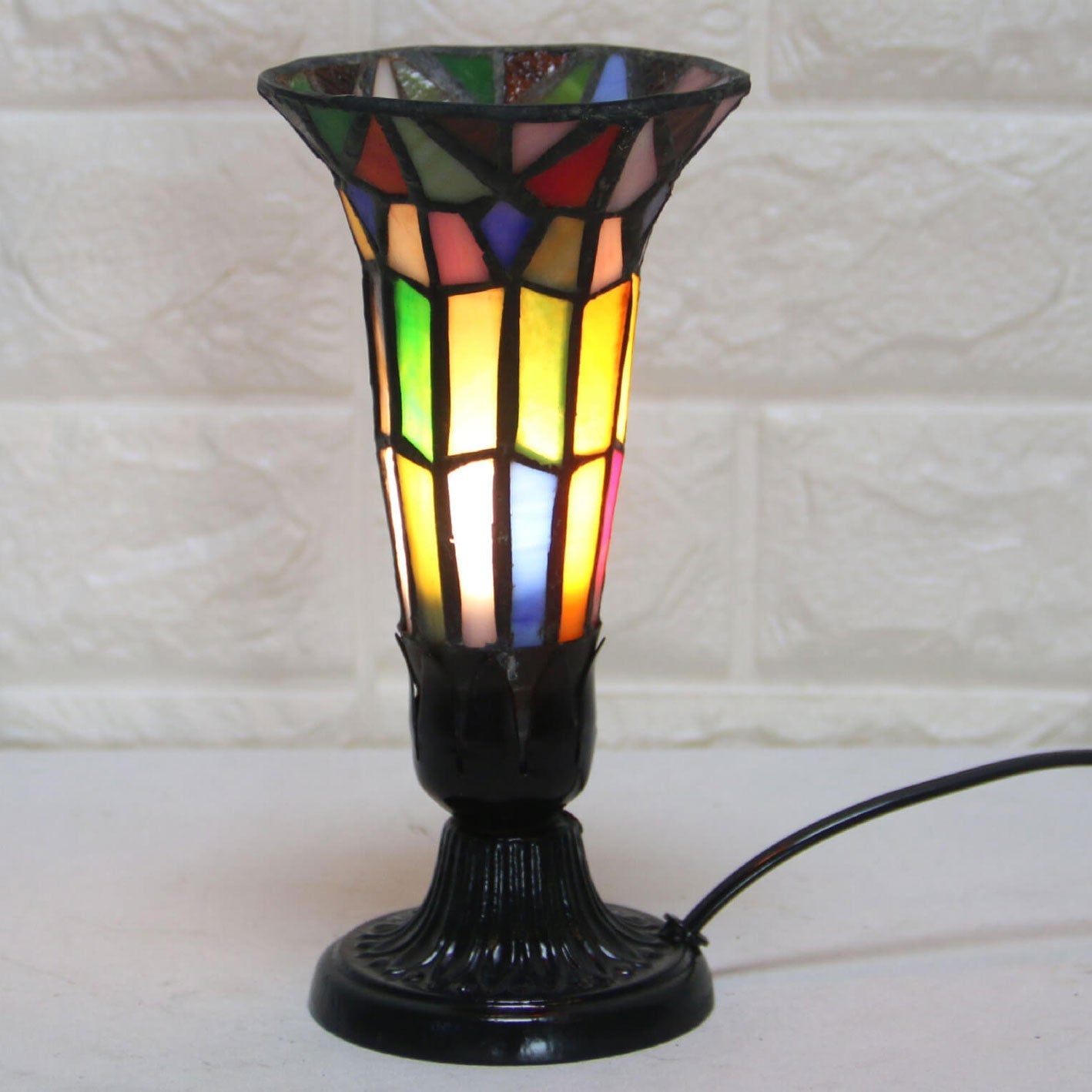 Retro Tiffany Creative Flower Design 1-Light Table Lamp