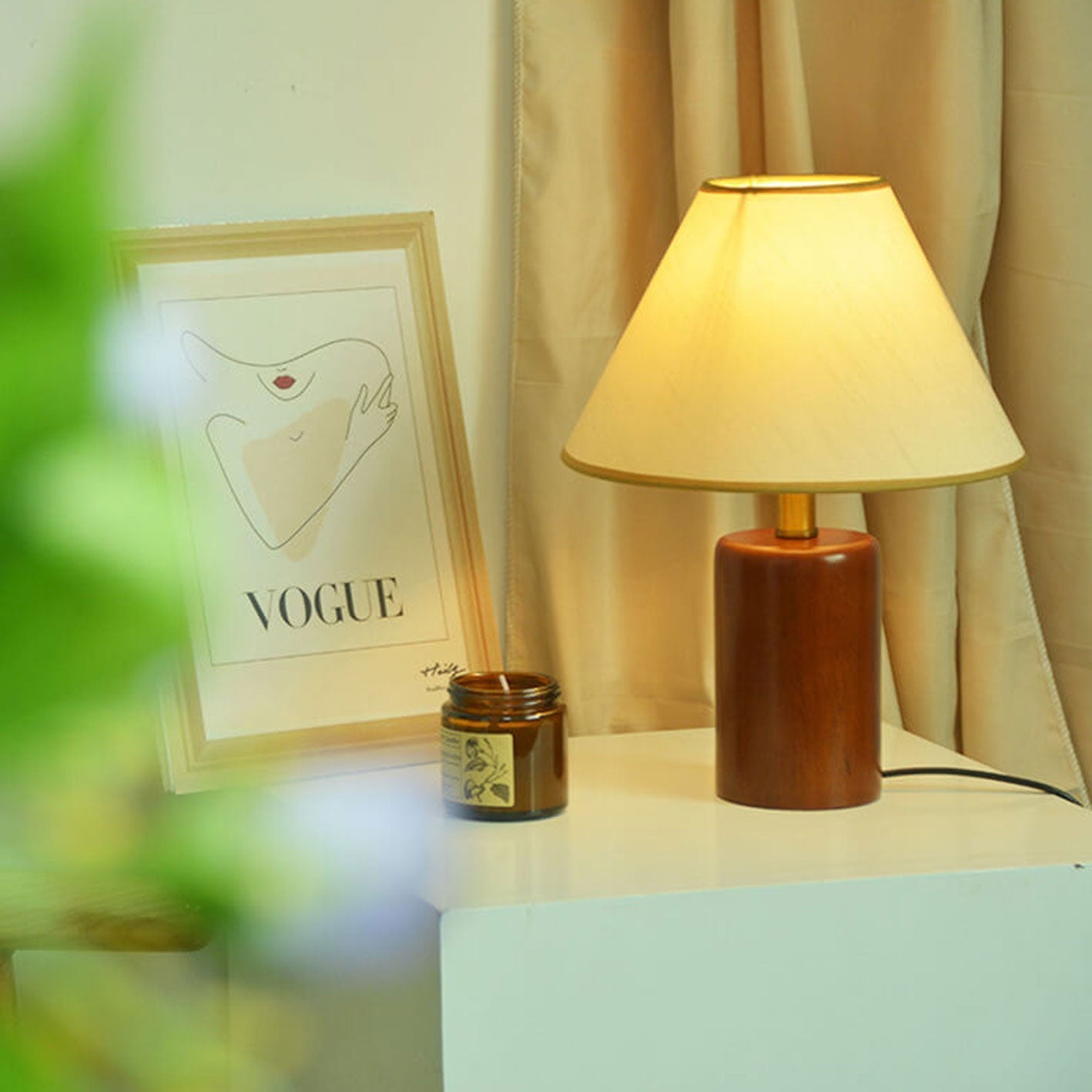 Vintage Pleated Cone Fabric Wooden Column 1-Light Table Lamp