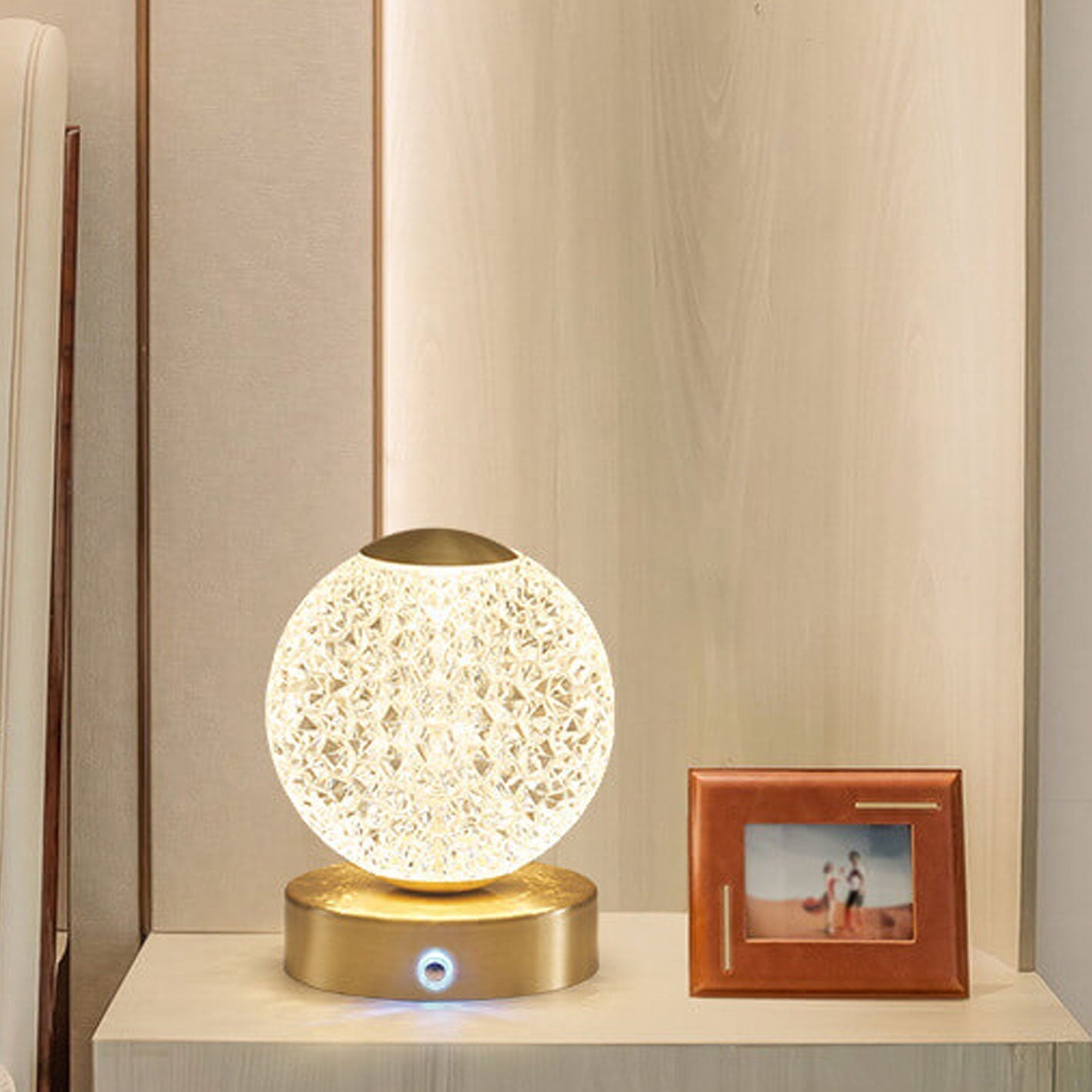 Modern Luxury Brass Acrylic Round Ball LED Table Lamp
