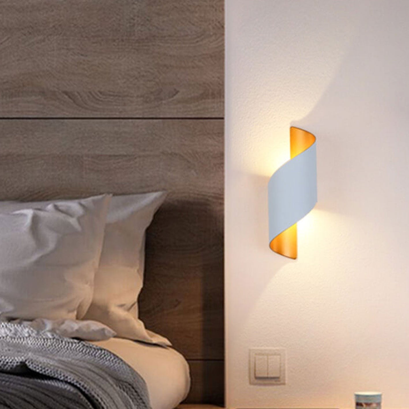 Modern Outdoor Aluminum Bending Column LED Waterproof Wall Sconce Lamp