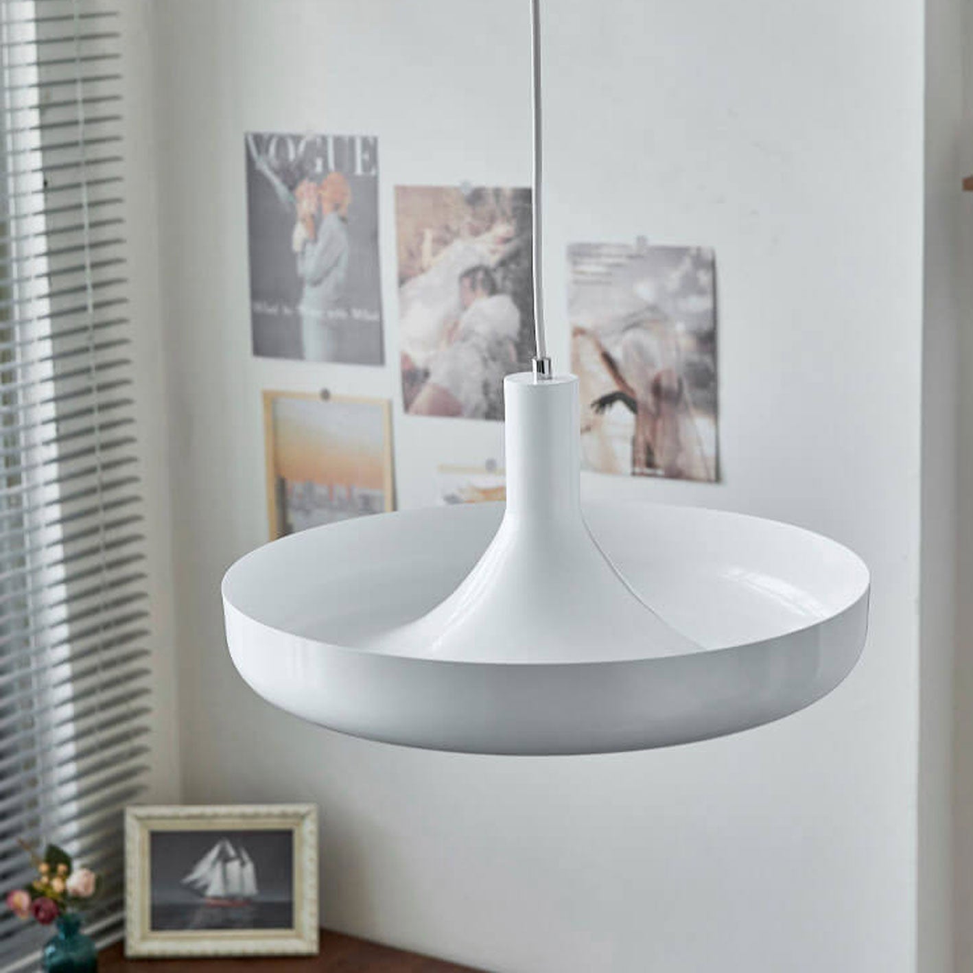 Nordic Minimalist UFO Metal Disc 1-Light Pendant Light