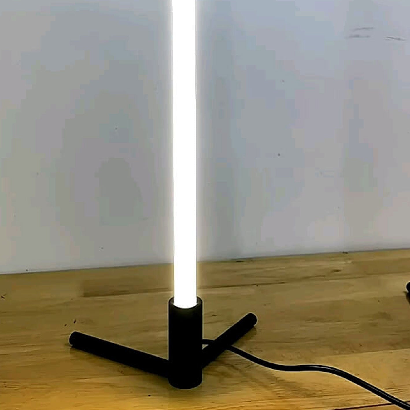 ミニマリストクリエイティブバーLEDナイトライトテーブルランプ