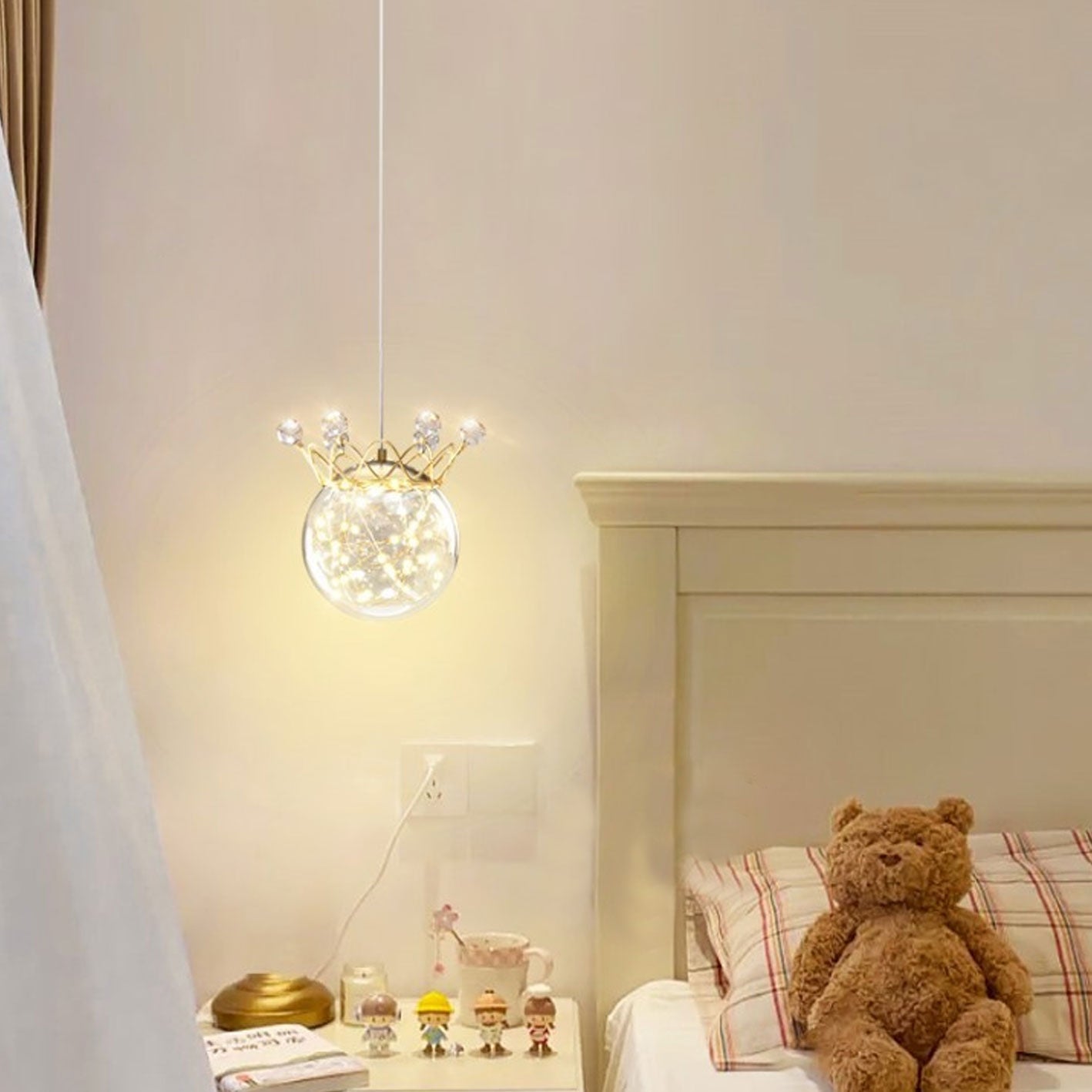 مصباح LED معلق على شكل تاج نجمي عصري من الزجاج