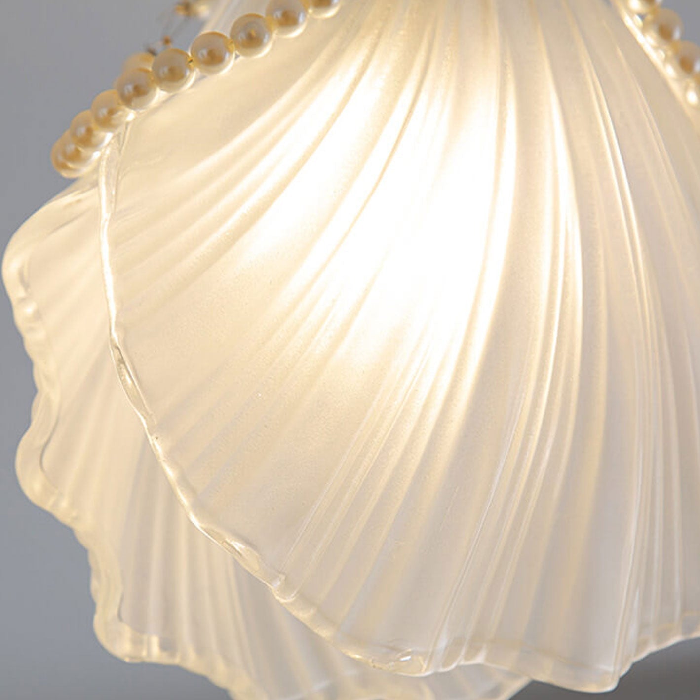 مصباح معلق فاخر من لؤلؤة صدفية من Creative Light مزود بمصباح واحد