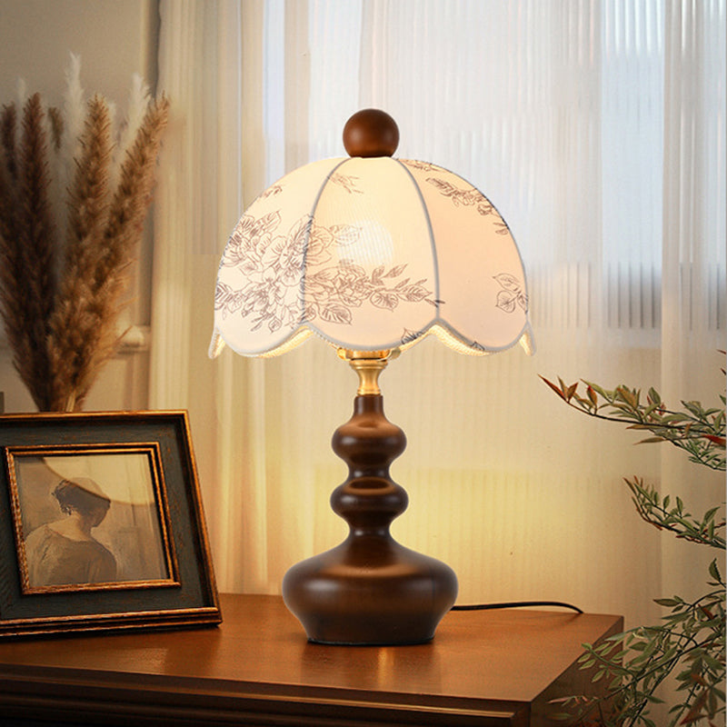 Traditional Vintage Flower-shaped Metal Wood Fabric 1-Light Table Lamp For Bedroom