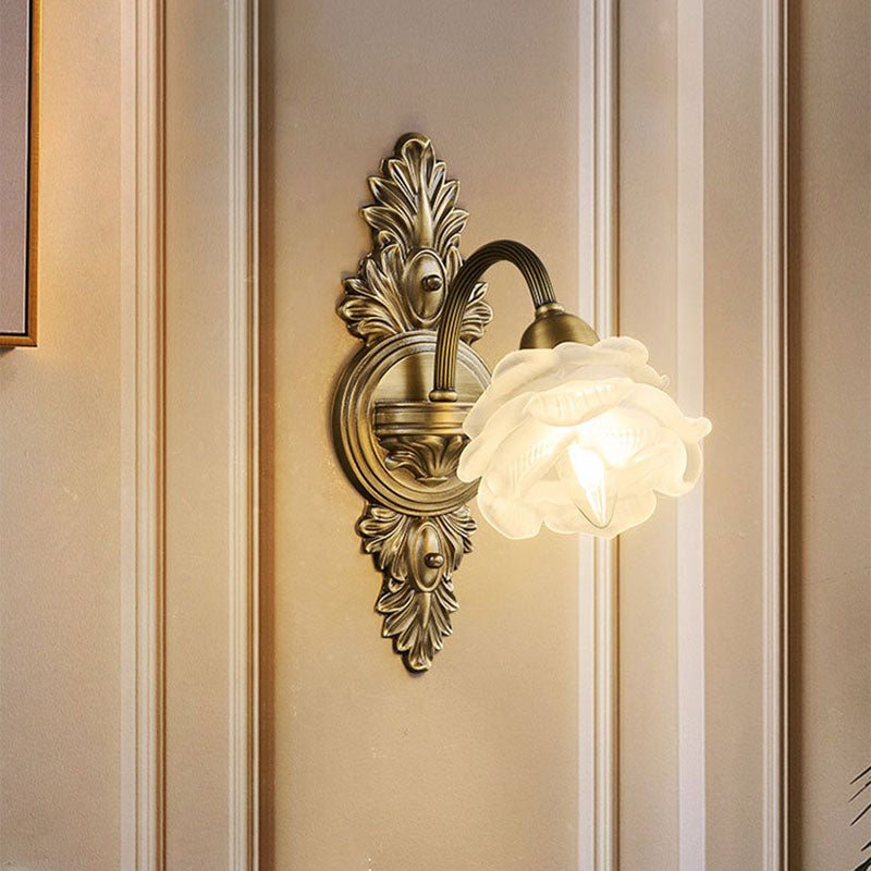 مصباح حائط فرنسي تقليدي على شكل زهور من النحاس والزجاج، نصف ضوء، لغرفة النوم