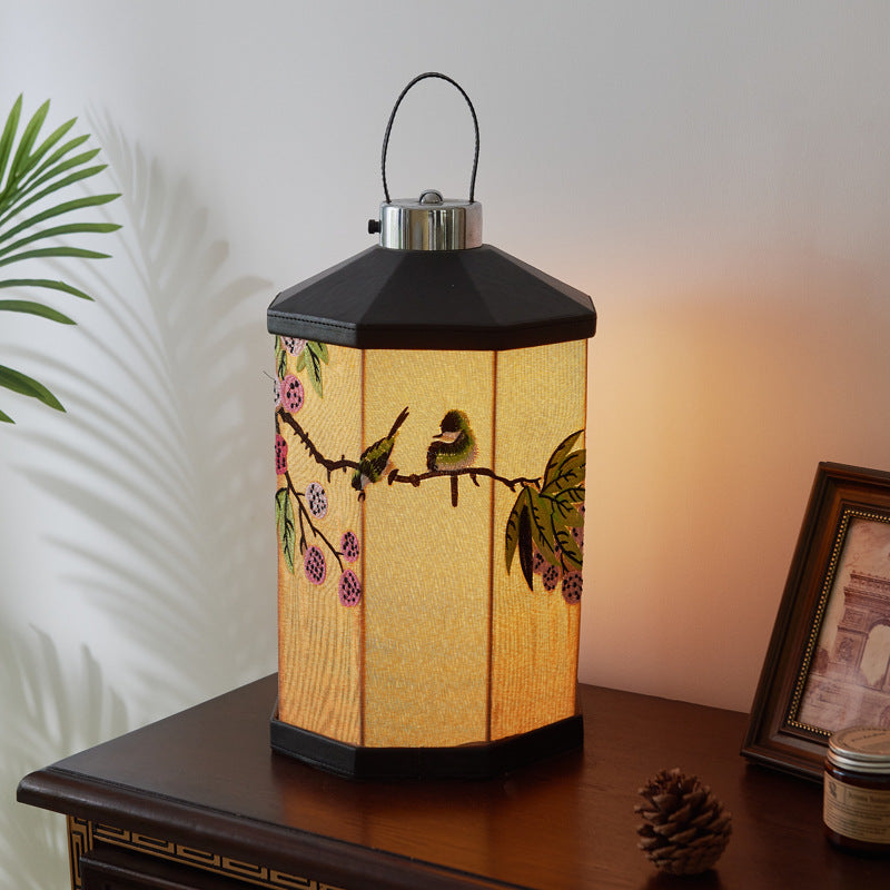 Traditional Vintage Embroidery Pattern Iron Fabric LED Table Lamp For Living Room