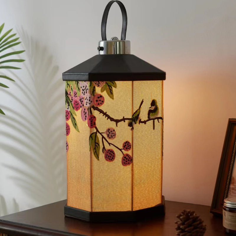 Traditional Vintage Embroidery Pattern Iron Fabric LED Table Lamp For Living Room