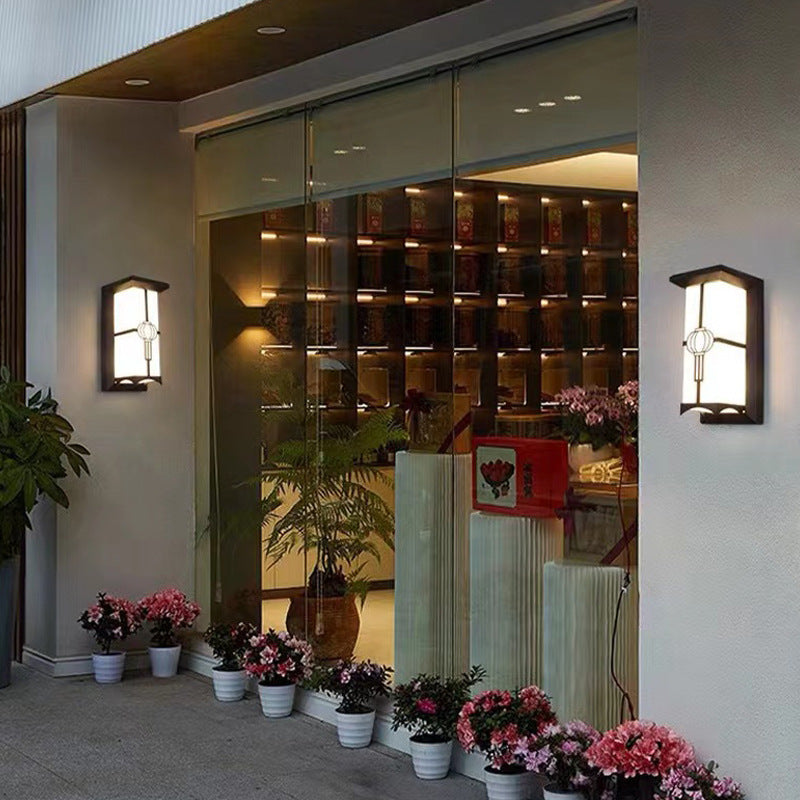 Traditionelle chinesische rechteckige wasserdichte LED-Wandleuchte aus Aluminium und Acryl für Terrassen