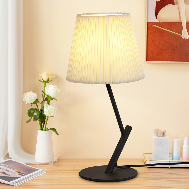 Modern Simplicity Umbrella Shape Fabric Lampshade Hardware 1 - Light Table Lamp For Living Room