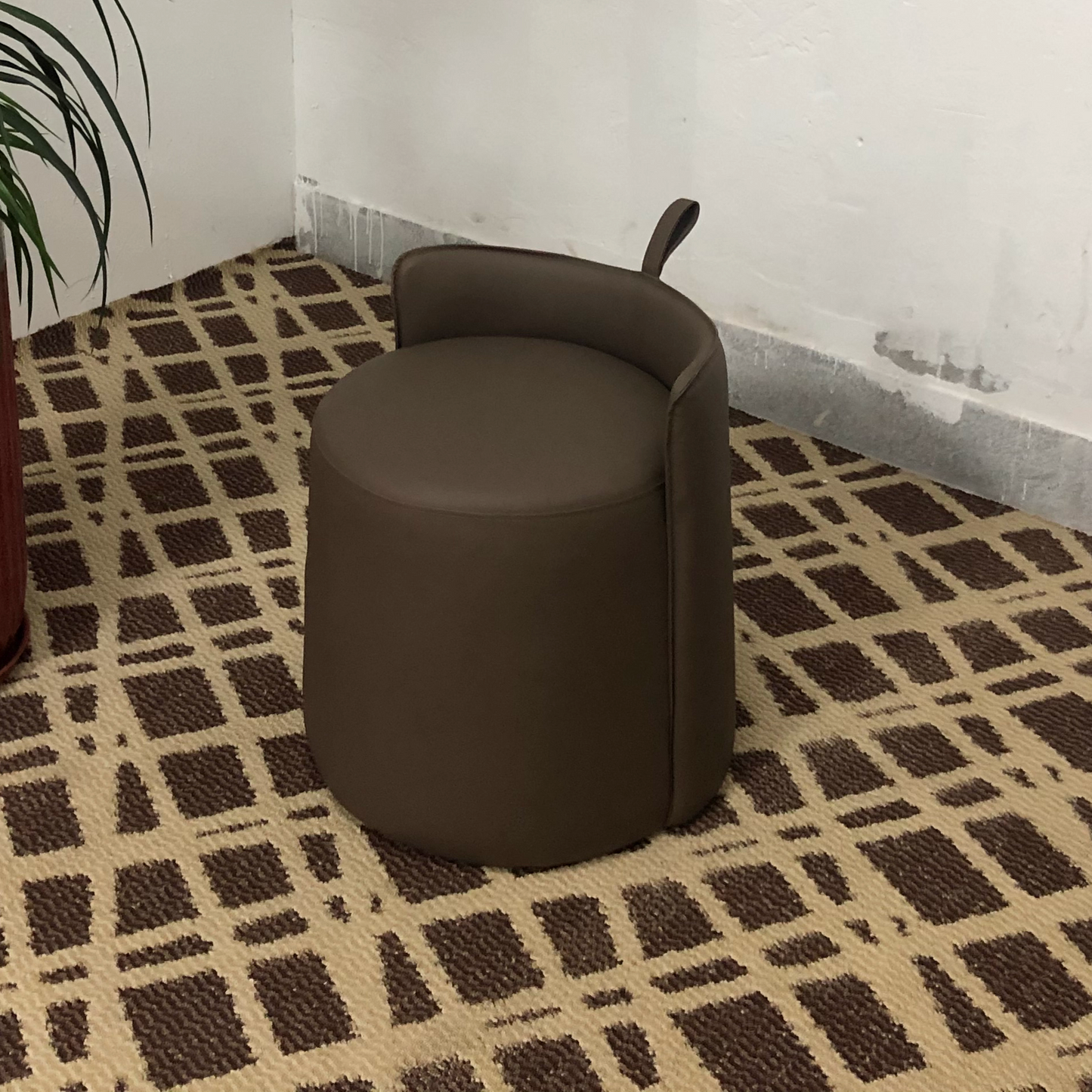 Contemporary Nordic Round Cylinder Faux Leather Wood Vanity Stool Low Backrest For Bedroom