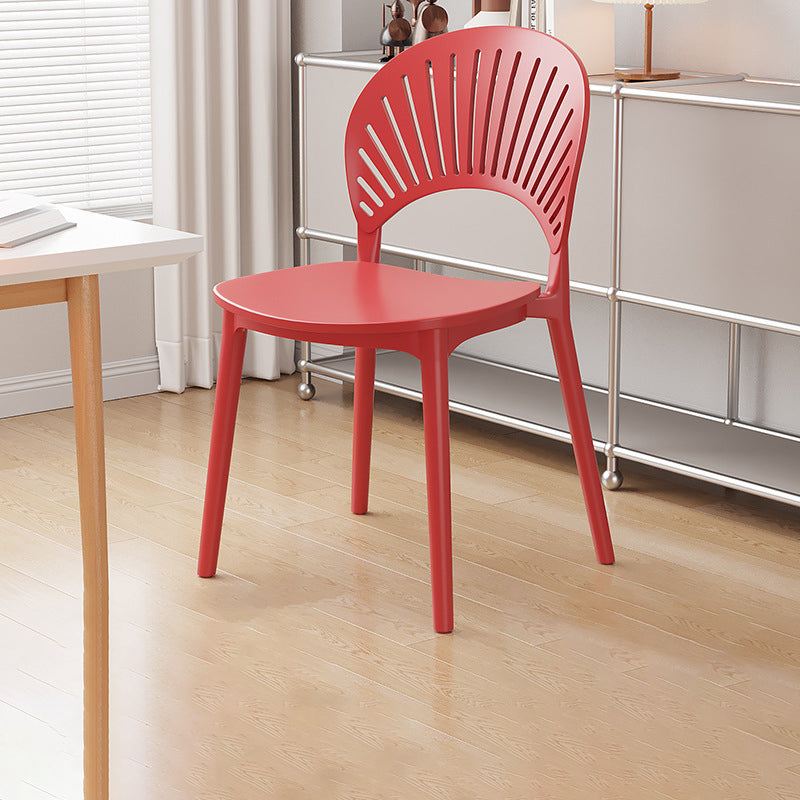 Contemporary Nordic Square PP Plastic Dining Chair Scalloped Backrest For Dining Room