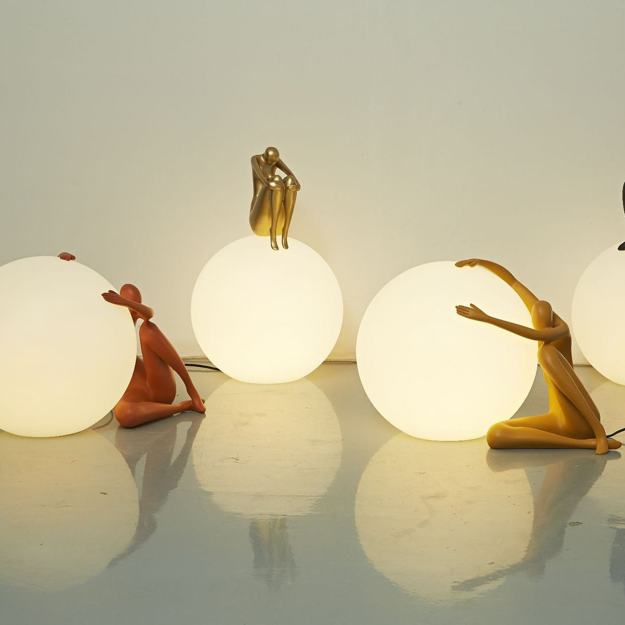 Modern Art Deco Person Embracing Sitting Ball Resin PE 1-Light Table Lamp For Bedroom