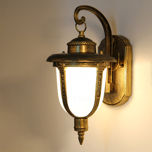 Traditional European Aluminum & Glass Patterned Lampshade Round Carved 1-Light Outdoor Wall Sconce Garden & Balcony