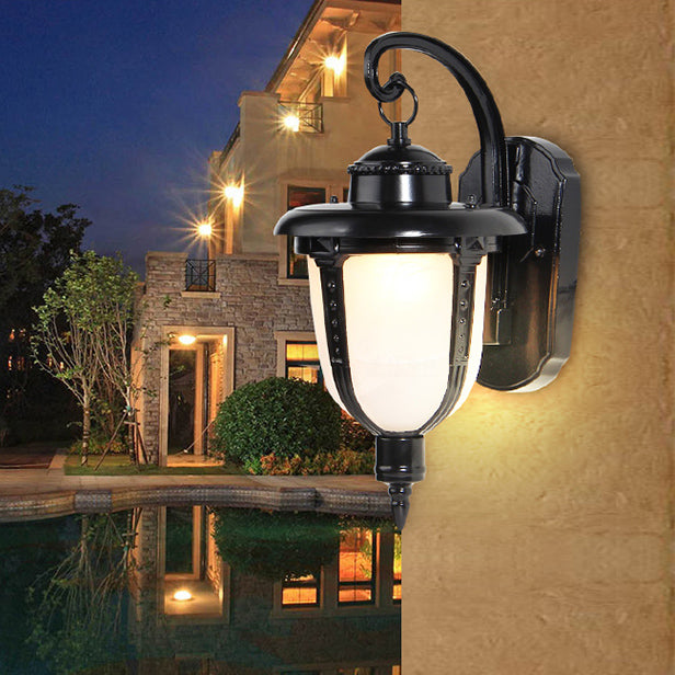 Traditional European Aluminum & Glass Patterned Lampshade Round Carved 1-Light Outdoor Wall Sconce Garden & Balcony