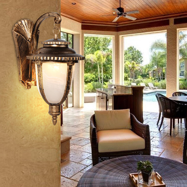 Traditional European Aluminum & Glass Patterned Lampshade Round Carved 1-Light Outdoor Wall Sconce Garden & Balcony