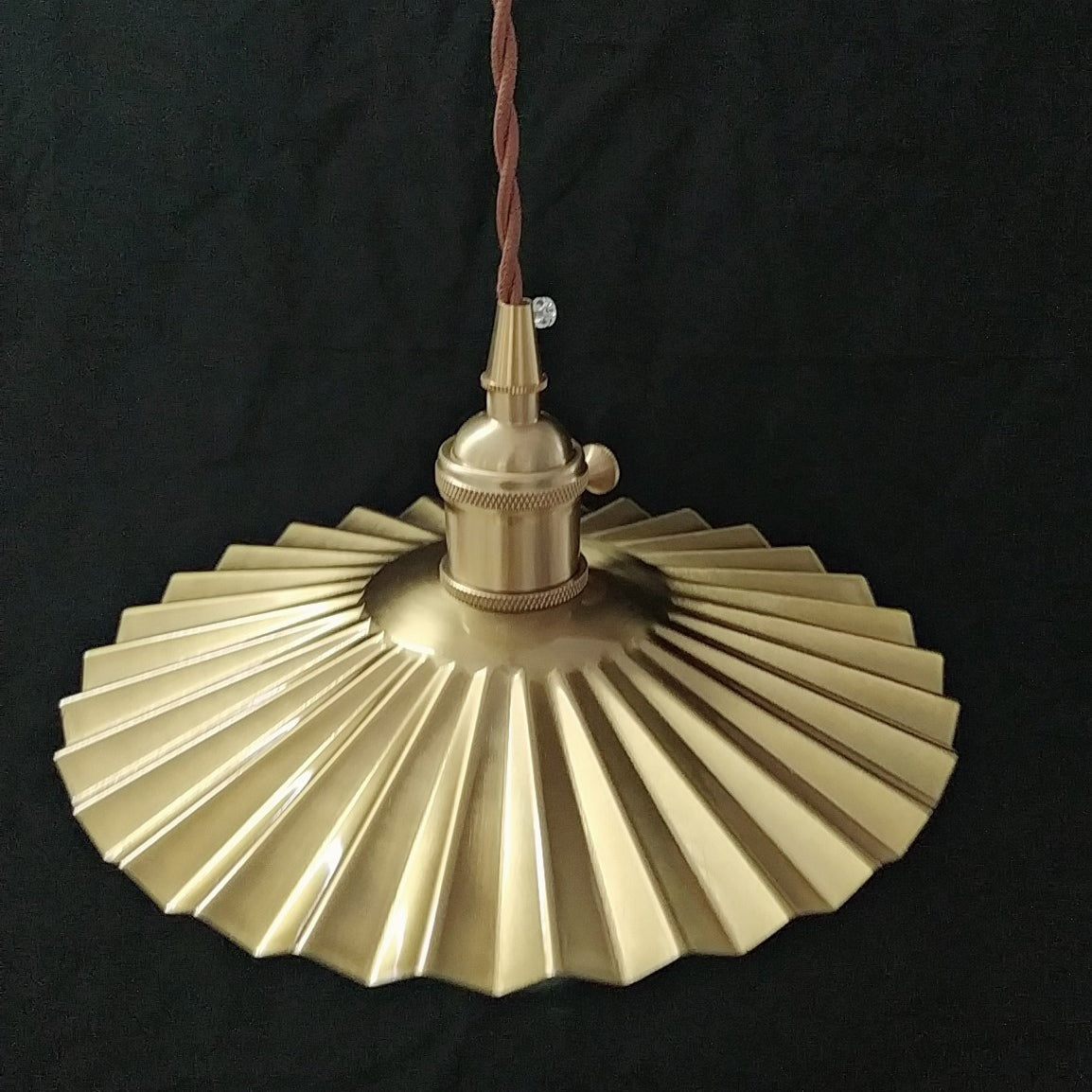 Traditional Vintage Brass Pleated Round 1-Light Pendant Light For Bedroom & Living Room