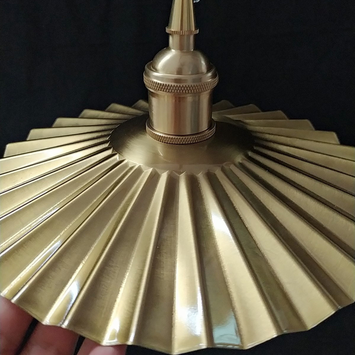 Traditional Vintage Brass Pleated Round 1-Light Pendant Light For Bedroom & Living Room