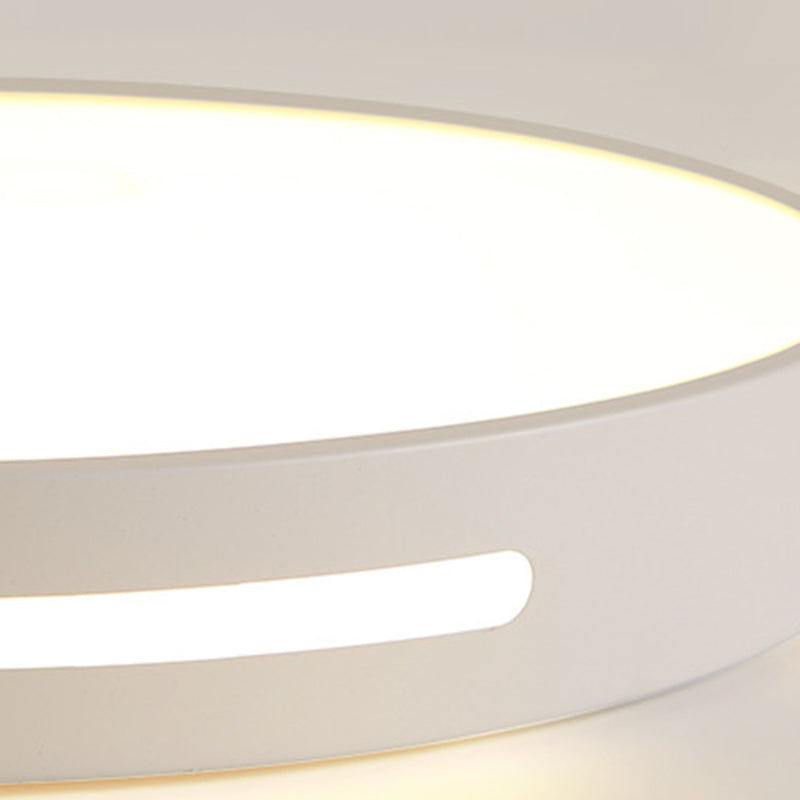 寝室やリビングルームに最適な、モダンでミニマリストな鉄とアクリルの丸型LEDフラッシュマウントシーリングライト