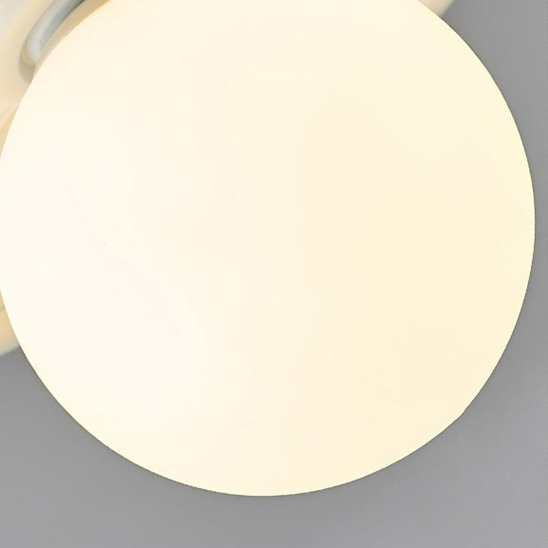 مصباح سقف فرنسي تقليدي مصنوع من البلاستيك على شكل ورقة منحوتة دائرية الشكل مزود بمصباح واحد مثبت في السقف للممرات