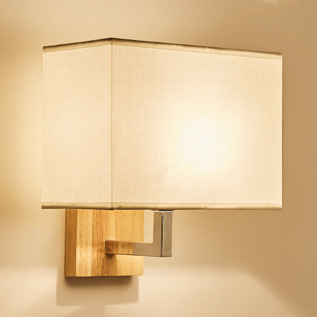 مصباح حائط مستطيل الشكل مصنوع من الخشب والحديد بتصميم عصري بسيط لغرفة النوم