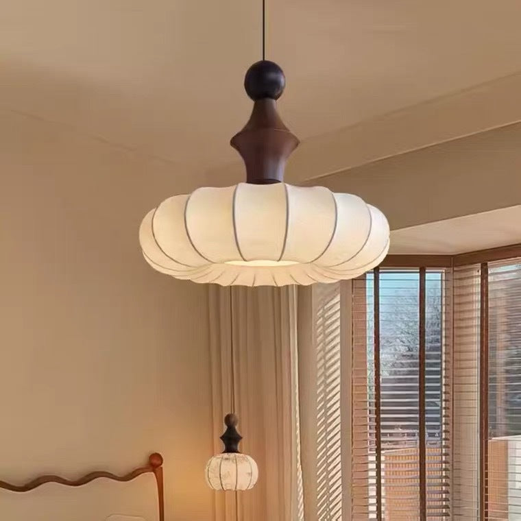 مصباح معلق دائري مسطح من الخشب الصلب التقليدي العتيق مصنوع من الحرير الصناعي ومزين بخطوط معدنية، مناسب لغرفة النوم وغرفة المعيشة