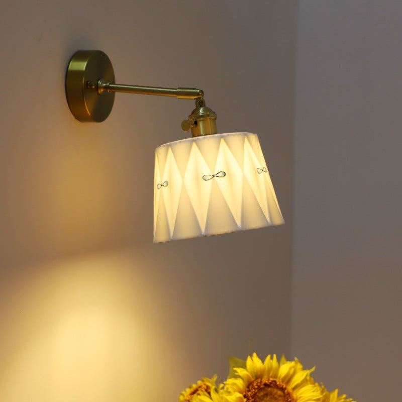 Traditional Vintage Round Hand Painted Pattern Brass Ceramic 1-Light Wall Sconce Lamp For Bedroom