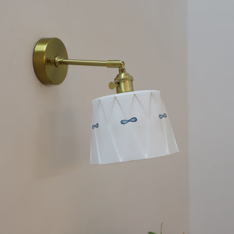 Traditional Vintage Round Hand Painted Pattern Brass Ceramic 1-Light Wall Sconce Lamp For Bedroom