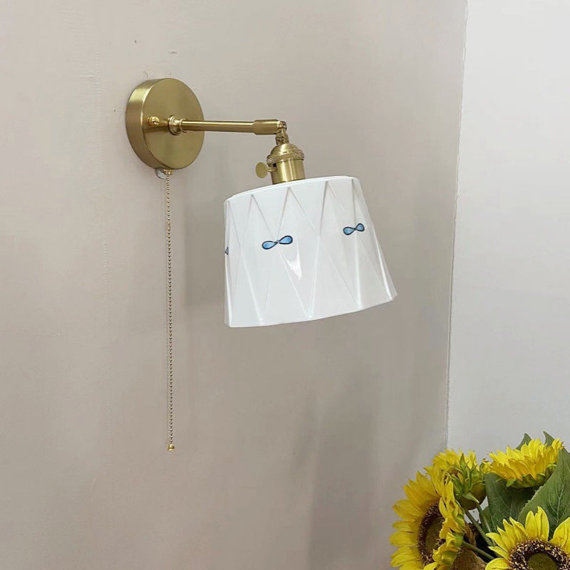 Traditional Vintage Round Hand Painted Pattern Brass Ceramic 1-Light Wall Sconce Lamp For Bedroom