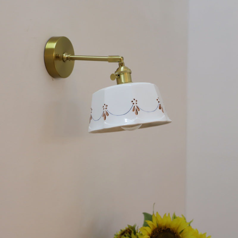 Traditional Vintage Round Hand Painted Pattern Brass Ceramic 1-Light Wall Sconce Lamp For Bedroom