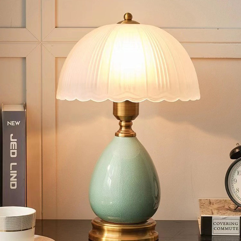 Traditional European Vase Ceramic Base Round Lace Dome Glass Shade 1-Light Table Lamp For Bedroom
