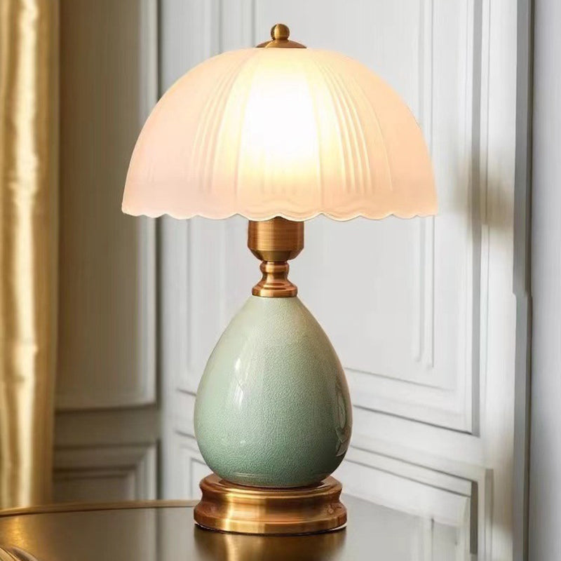 Traditional European Vase Ceramic Base Round Lace Dome Glass Shade 1-Light Table Lamp For Bedroom