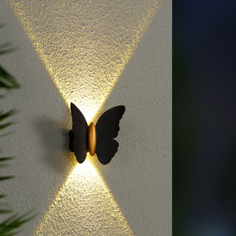 مصباح حائط LED من الألومنيوم على شكل فراشة مقاوم للماء بتصميم عصري بسيط للفناء الخارجي