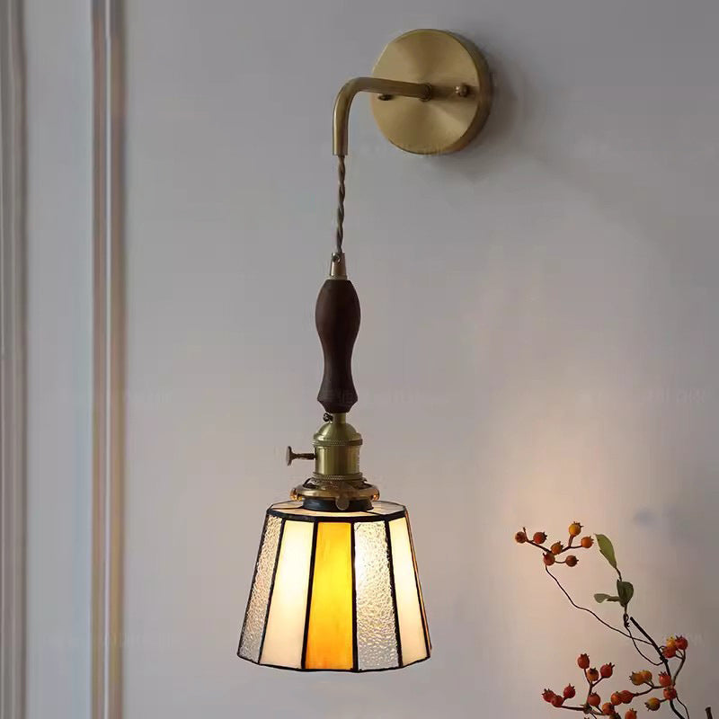 Traditional Vintage Round Trapezoidal Polygonal Brass Stained Glass Shade 1-Light Wall Sconce Lamp For Living Room