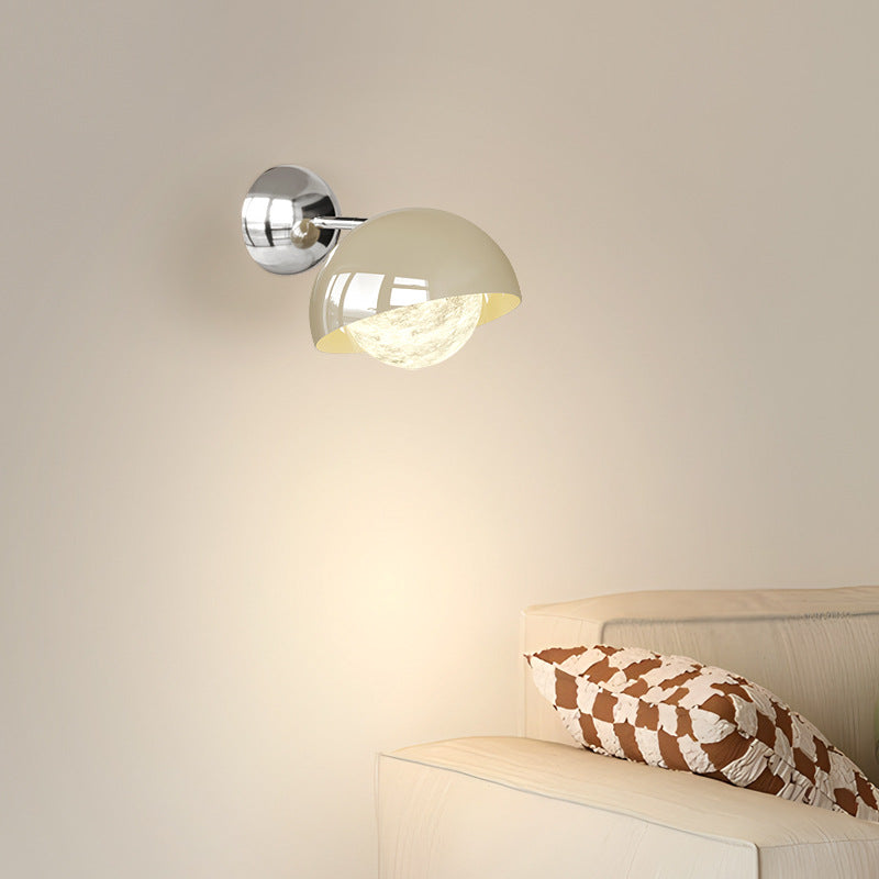 مصباح حائط LED بتصميم قبة نصف دائرية معاصرة إبداعية مصنوعة من الحديد البولي إيثيلين مع ظل القمر لغرفة النوم