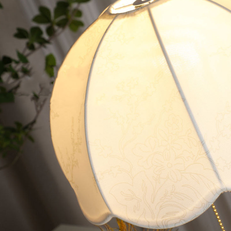 Traditional Vintage Dome Fabric Iron 1-Light Table Lamp For Living Room