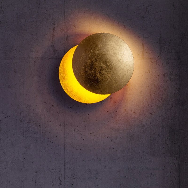 Contemporary Scandinavian Round Iron LED Wall Sconce Lamp For Living Room