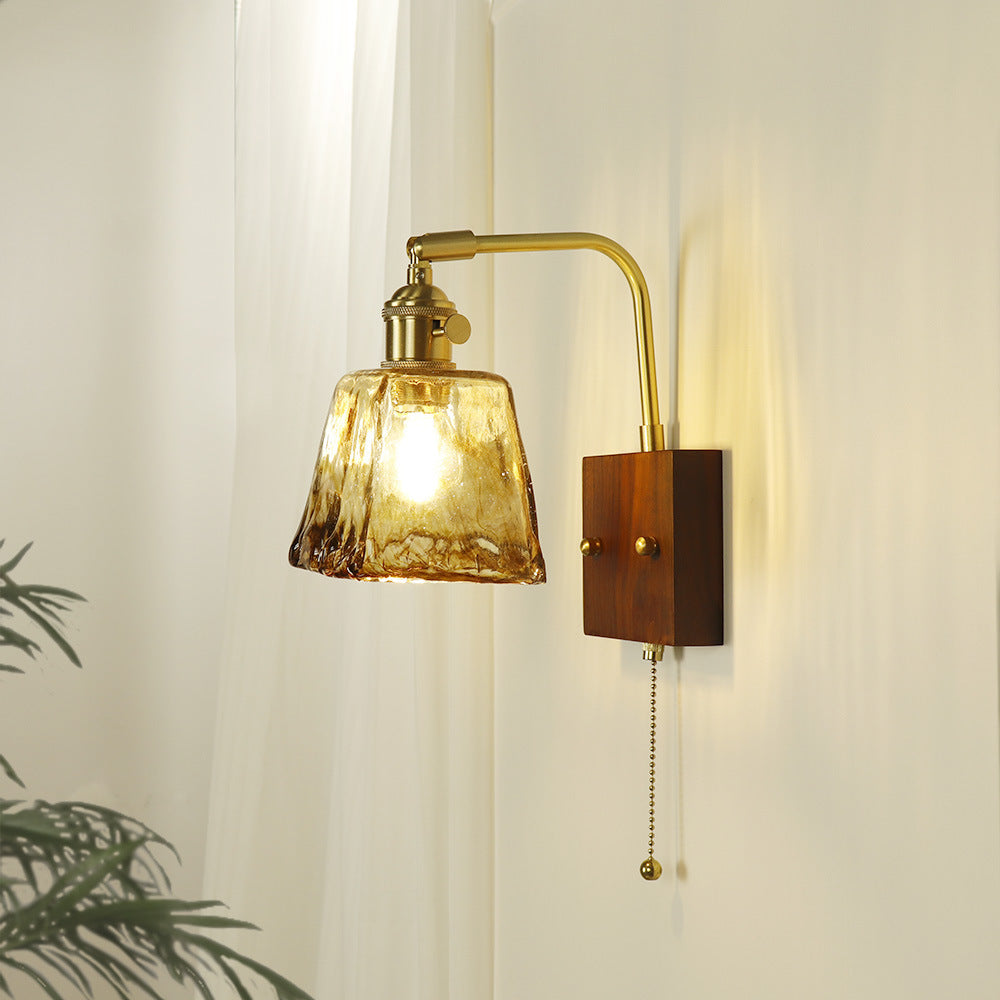 Traditionelle japanische trapezförmige Wandleuchte aus Kupfer, Holz und Glas mit einem Licht für das Wohnzimmer