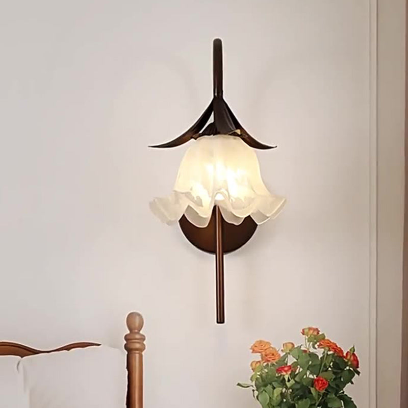 Traditional Vintage Flower Iron Glass 1-Light Wall Sconce Lamp For Living Room