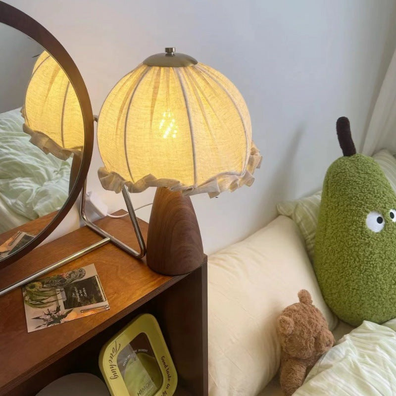Traditional Vintage Ceramic Handmade Linen Flower Bud 1-Light Table Lamp For Bedroom
