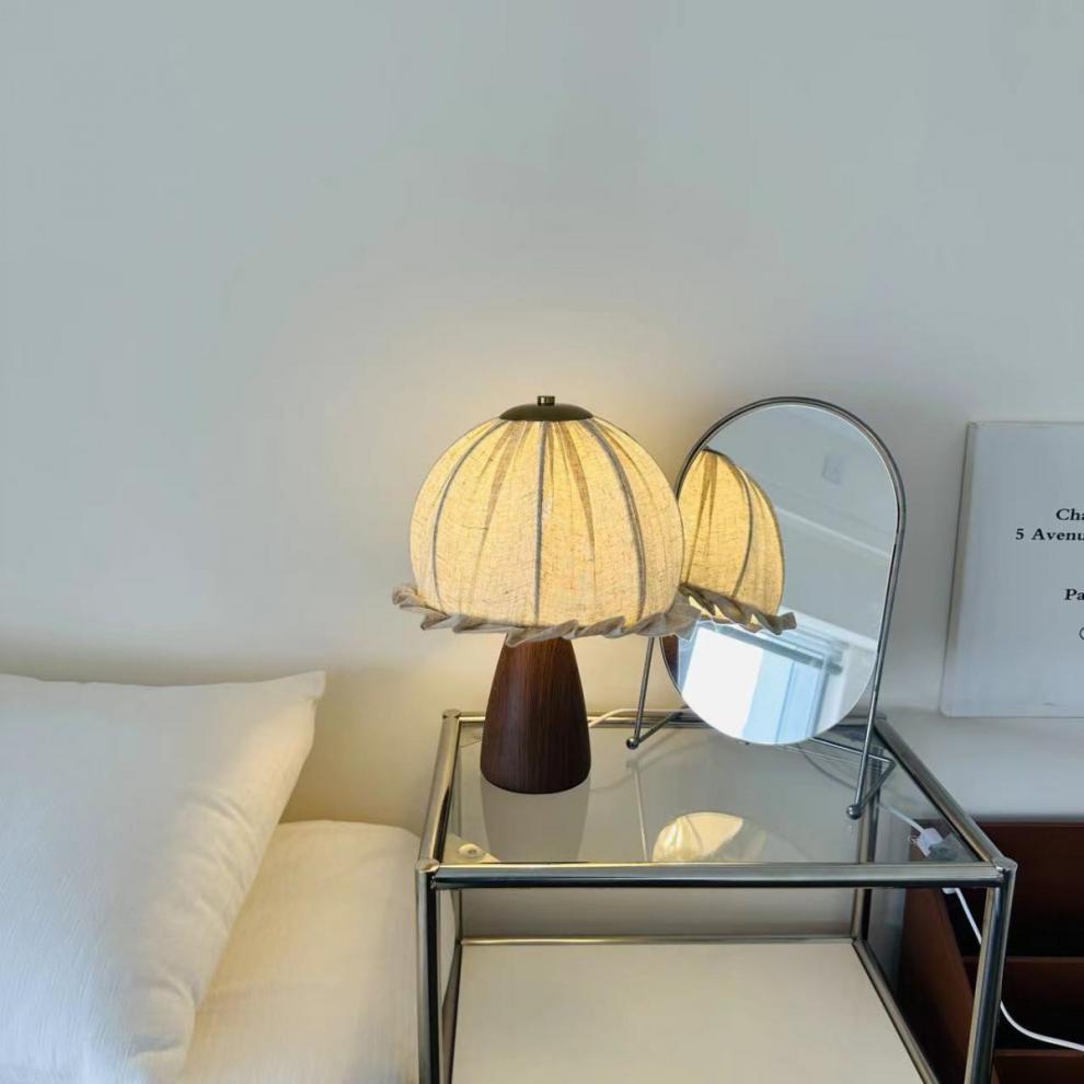 Traditional Vintage Ceramic Handmade Linen Flower Bud 1-Light Table Lamp For Bedroom