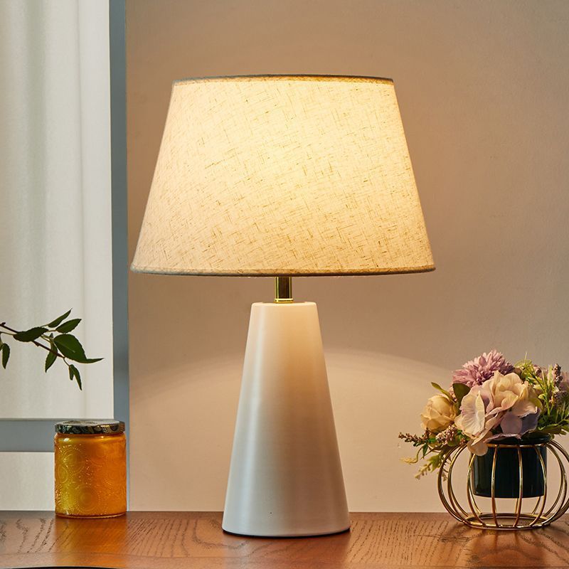 Contemporary Nordic Drum Shade Fabric Iron 1-Light Table Lamp For Bedroom