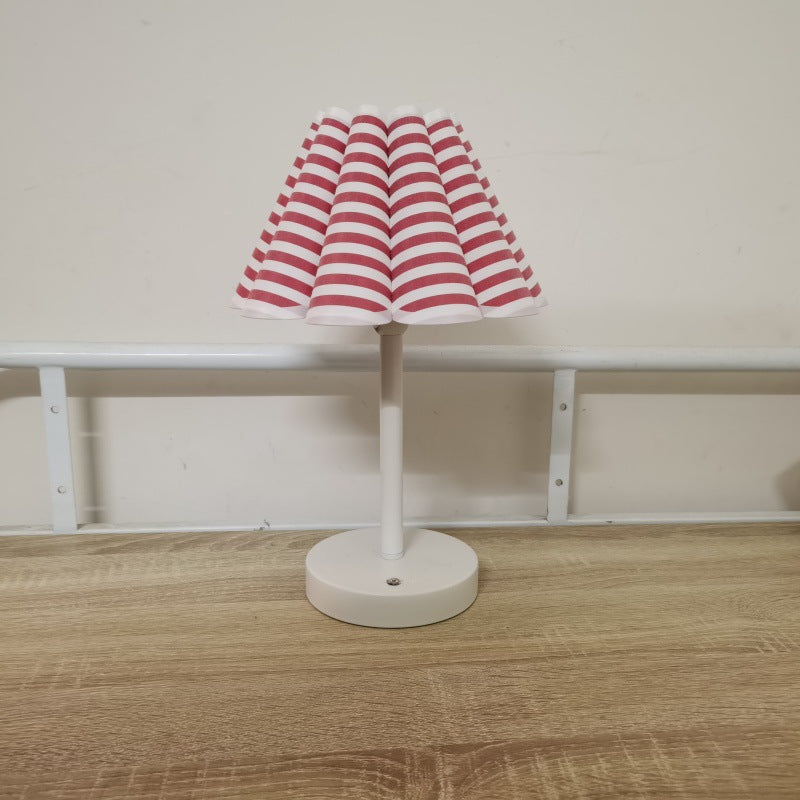 Modern Minimalist Round Table Petal Shaped Stem Disc Base 1-Light Table Lamp For Bedroom